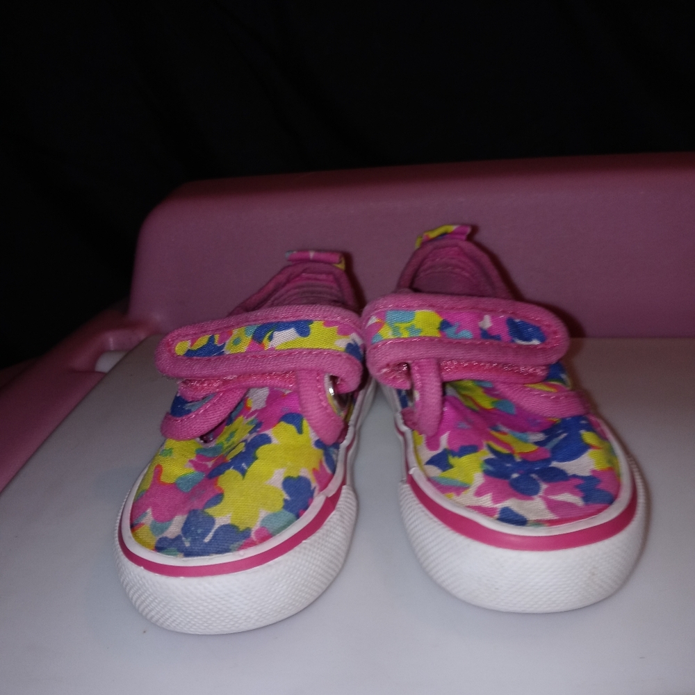 Shoes - Picture 11 of 12